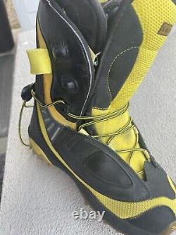 Mens SALOMON SYNAPSE Customfit 3D Size 8 Black & Yellow Snowboard Boots