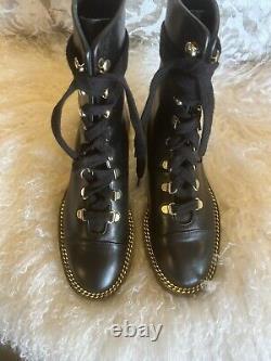 Stuart Weitzman Kolby Combat Boots Black Leather W Gold Chain Hardware 4.5 Eu 35